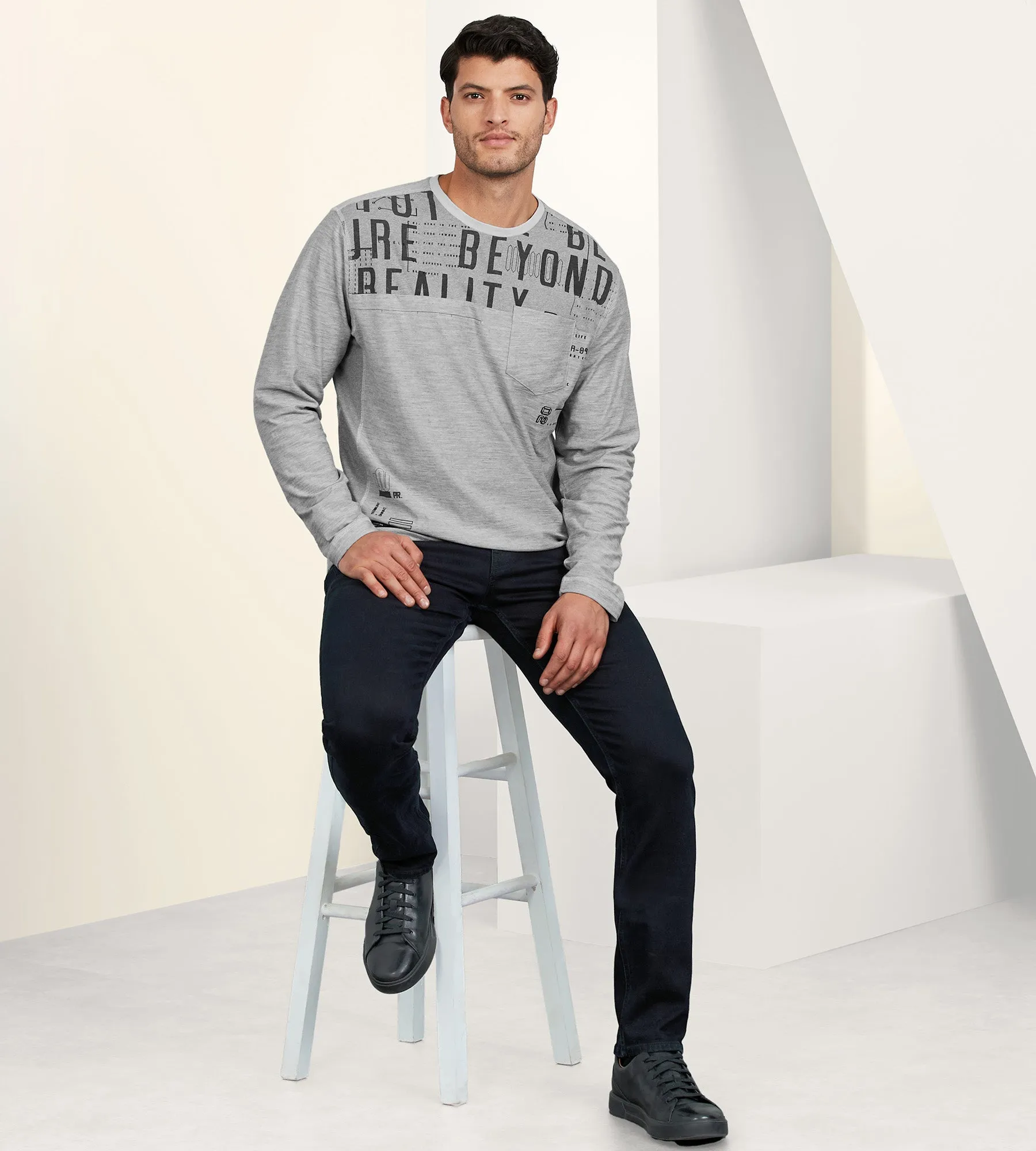 Modern Fit Long Sleeve Crew Neck Tee